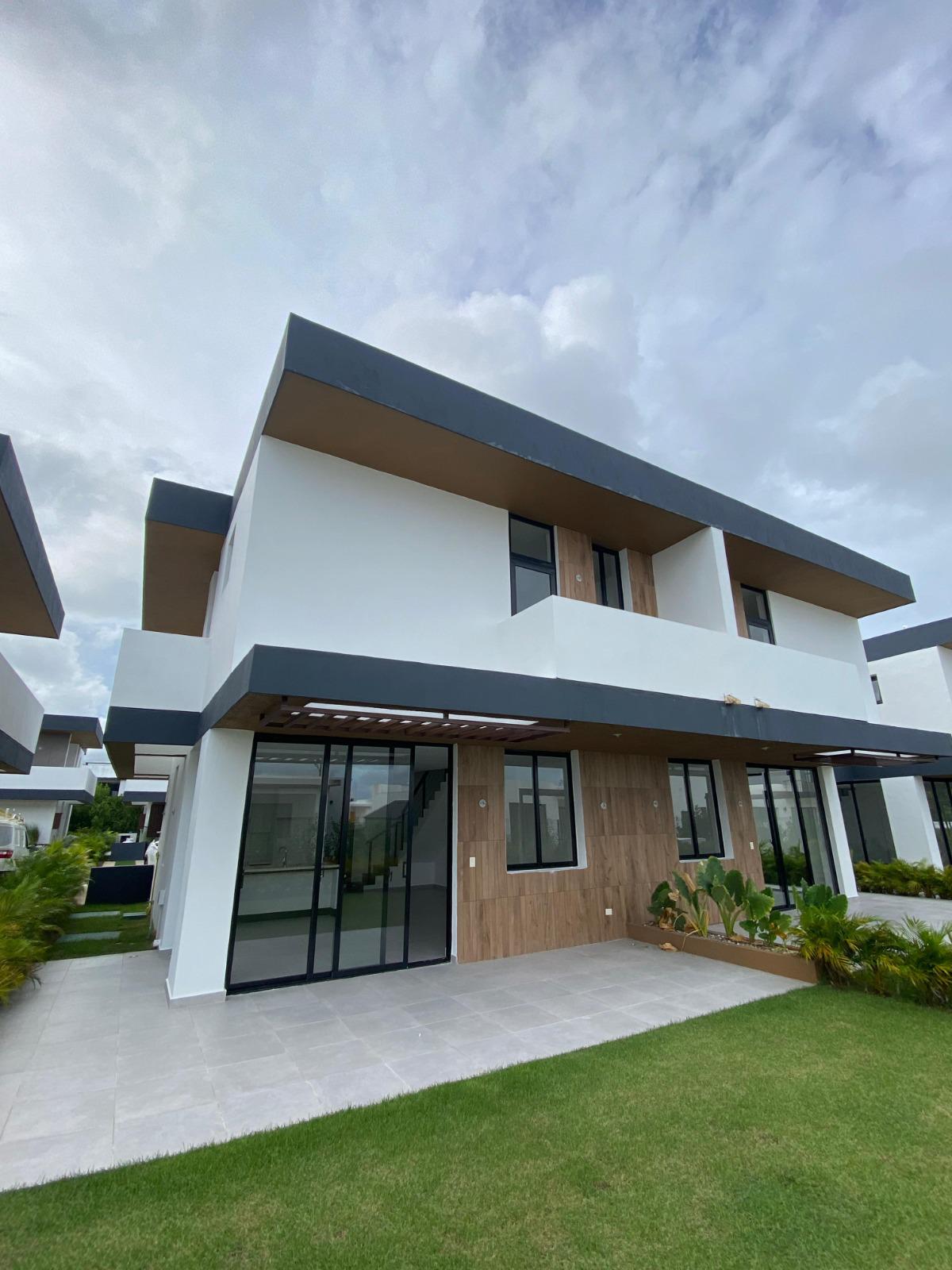 Villa en venta en Punta Cana en el complejo Vista Cana