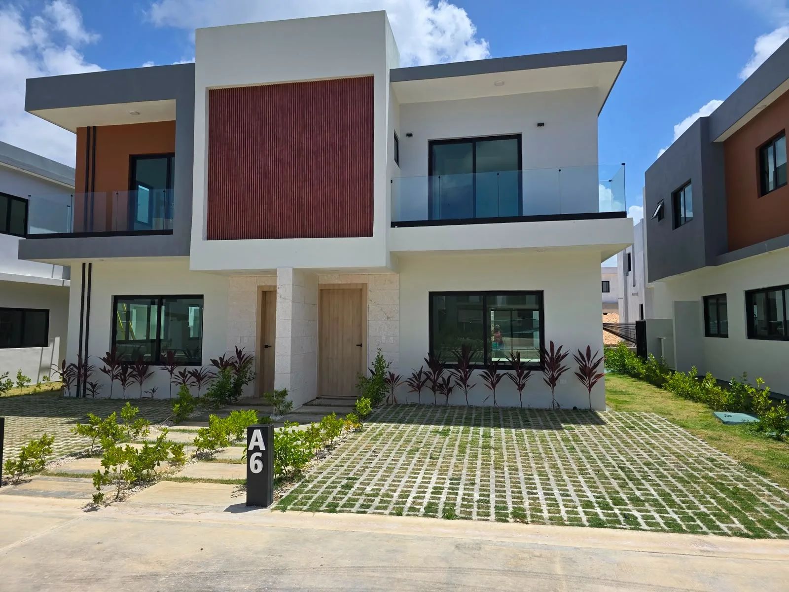 Villa moderna de 3 habitaciones con jacuzzi en Vista Cana